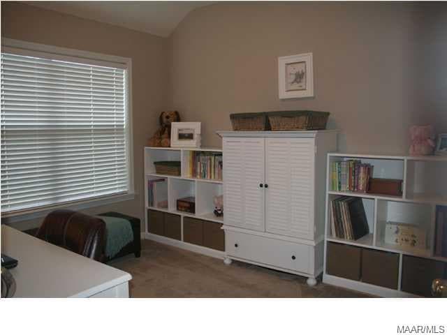 Photo - 568 Glenmede Ln