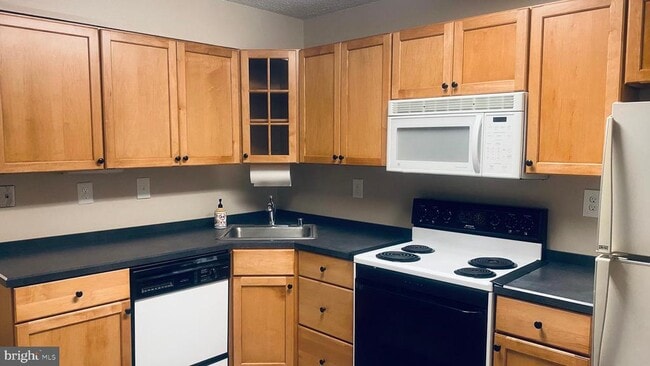Building Photo - 11723 Karbon Hill Ct Unit T3