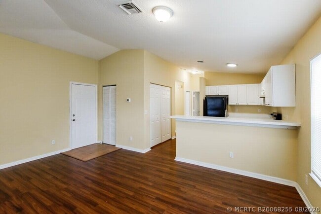 Photo - 2320 Douglas St