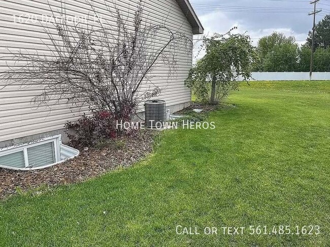 Photo - 1620 Daffodil Pl