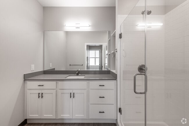 2BR, 2BA - 860SF