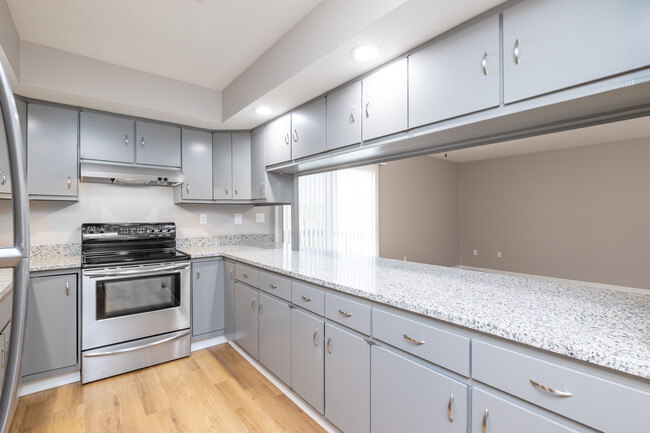 Building Photo - Shady Lane Unit 325 Rental