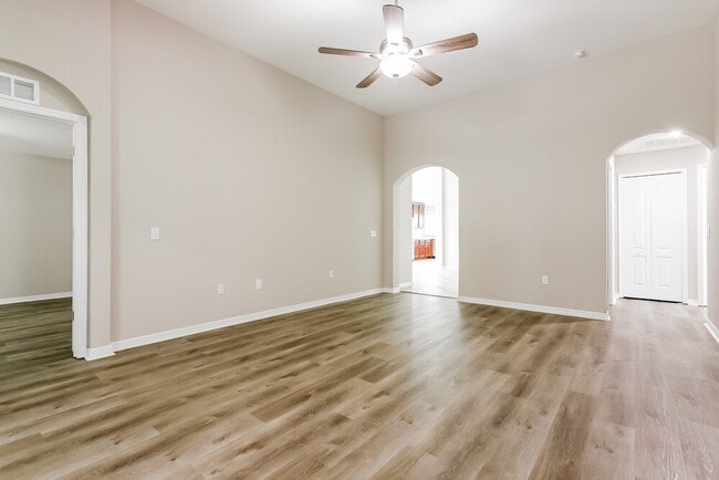 Photo - 1873 Kingsmill Dr