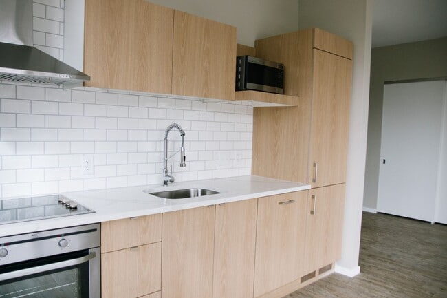 Photo - Hawthorne @ Ladd's - 1 & 2 Bedroom Apartment Homes