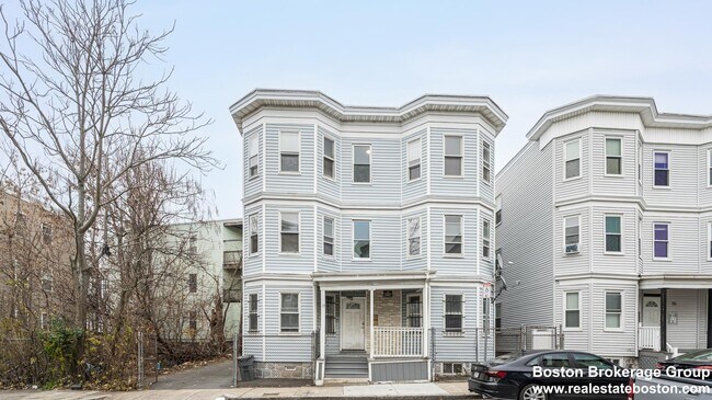 Building Photo - 17 Cawfield St Unit #1 Rental
