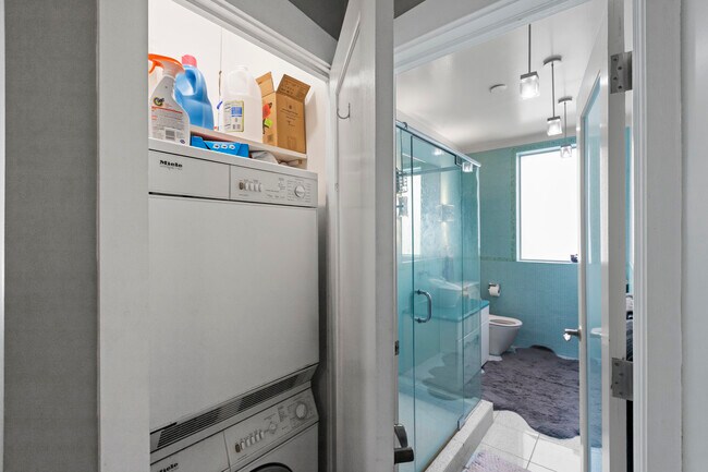 Photo - 2315 N Commonwealth Ave Unit 3S