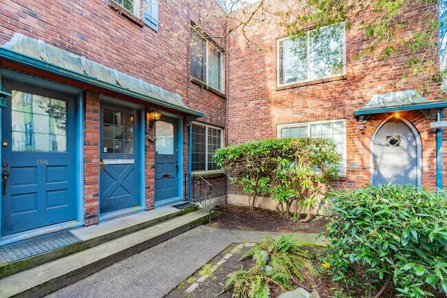 Photo - Lansdowne Manor