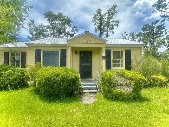 Photo - 1604 Garland Pl