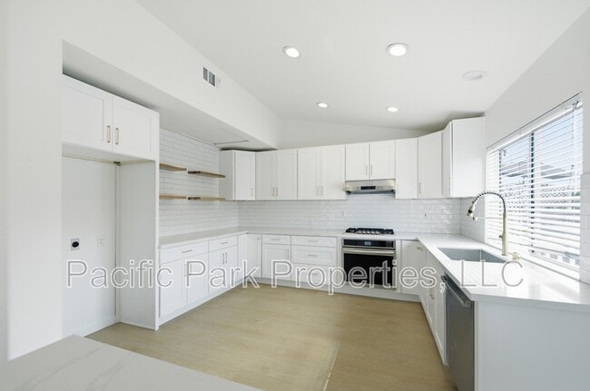 Photo - 35 Deerborn Dr