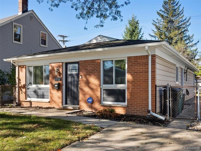 Photo - 1871 Almont St