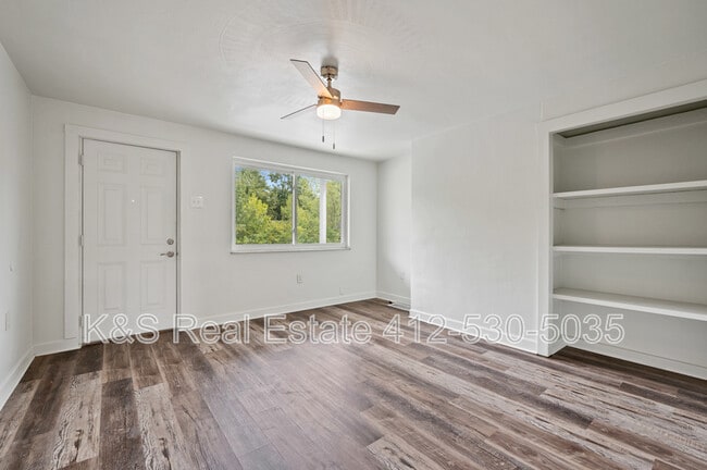 Photo - 5158 Gloster St