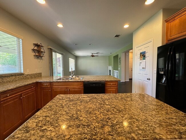 Photo - 3701 Pondera St