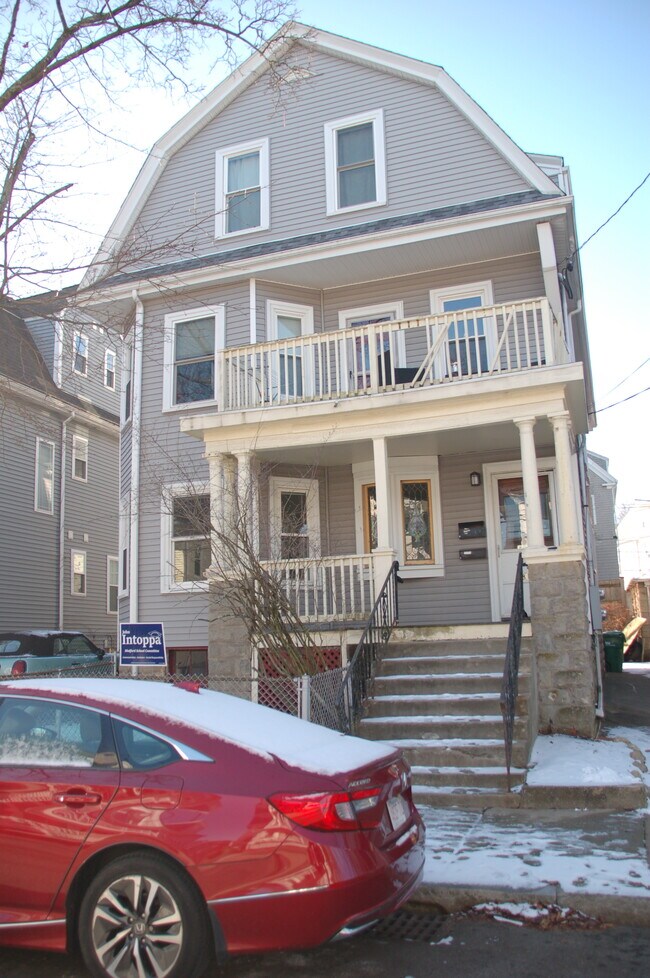 Building Photo - 81 Bristol Rd Unit 1