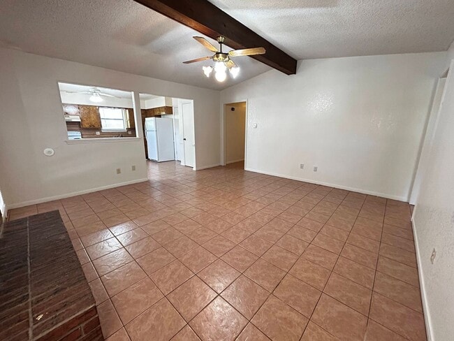 Photo - 215 Bridle Dr