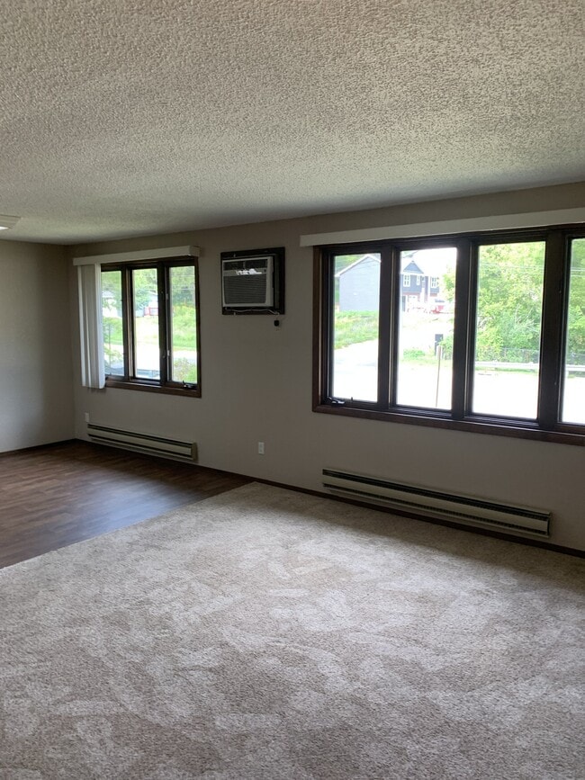 Photo - 3090 N Grandview Ave Unidad #8