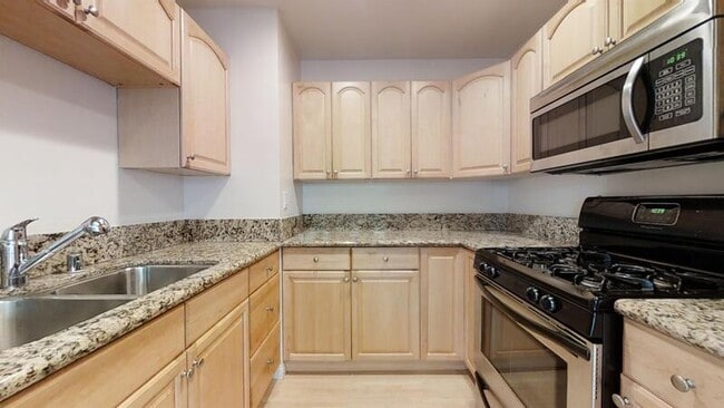 Photo - 503 Avenue G - C