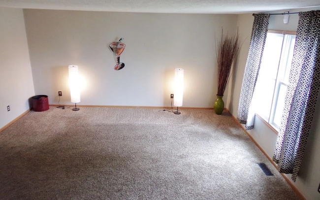 Photo - Beautiful 4 bedroom 2.5 bath home in Lewis Center