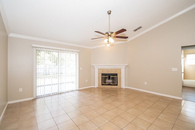 Photo - 1748 Northglen Cir