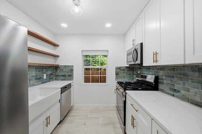 Photo - 1206 Bandera Ln