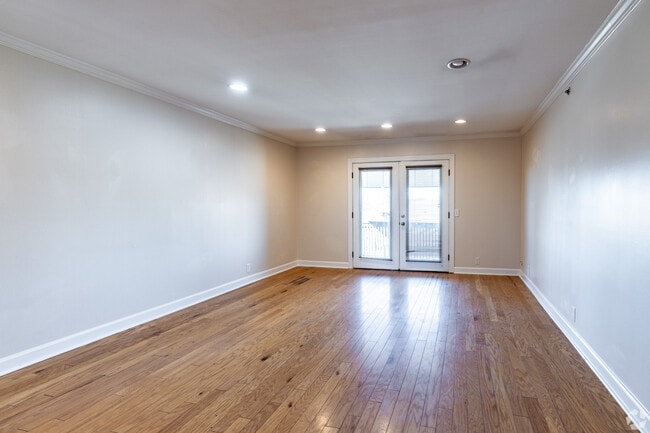 Living Room 1 - Heatherwood Apartments