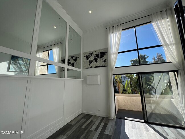 Photo - 1440 Veteran Ave