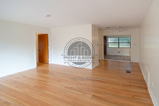 Photo - 1712 Canterbury St