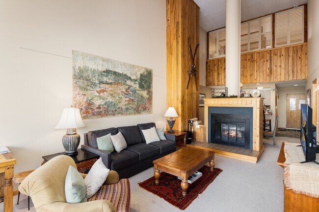 Photo - 21680 US-6 Unidad 2058