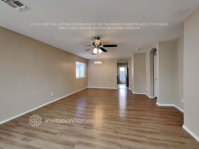 Photo - 834 E Impreria St