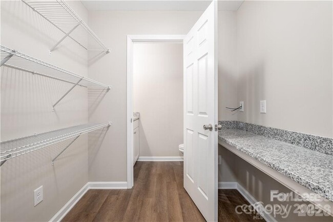 Photo - 84 White St NW