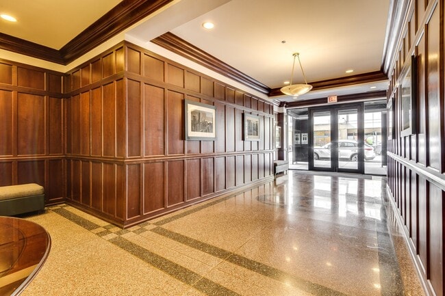 Photo - 33 W Huron St Unit 305