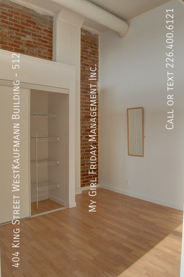 Photo - 404 King St W