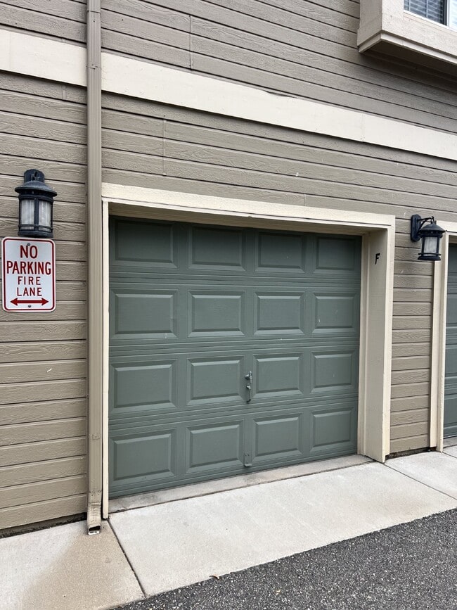 Beautiful Condo in Steeplchase! - Beautiful Condo in Steeplchase! Unit F