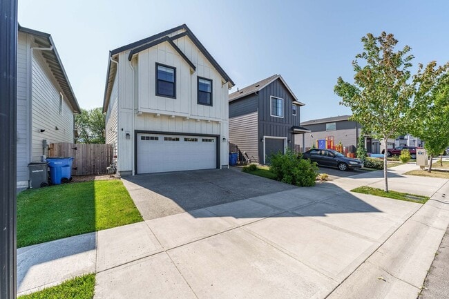 Photo - Light, Bright & Move-In Ready – 3BR Gem in Prime Ridgefield Location!  (Pet Friendly)