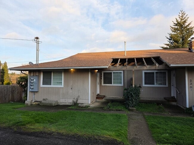 230 SW Maple St Unidad 220A