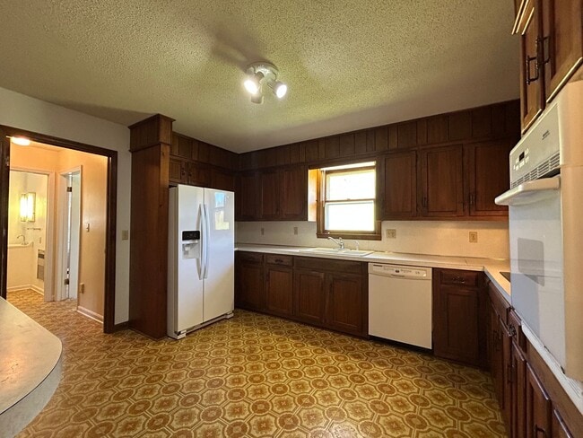Photo - Large Brick Ranch with Finished Basement a...
