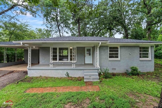 Photo - 1307 Ash Ln