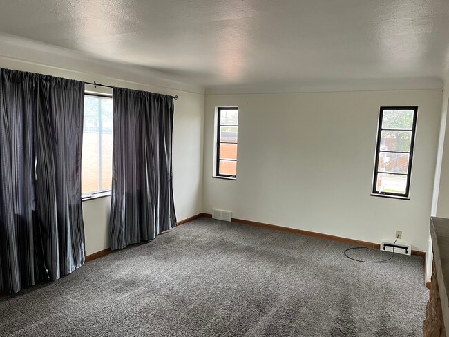 Building Photo - 6601 Pearl Rd Rental