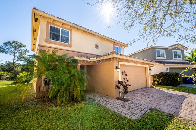Building Photo - 4904 SE Duval Dr Rental
