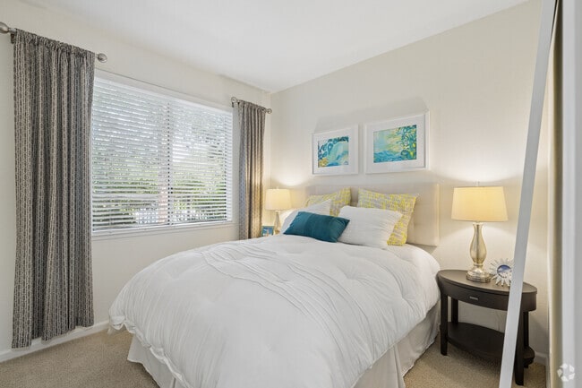 B - 2BR, 1BA - 873SF - Second Bedroom