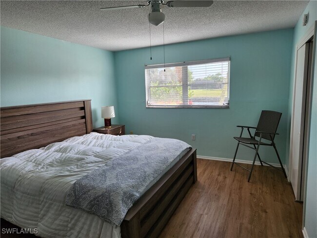 Photo - 300 Valley Stream Dr Unidad D-5