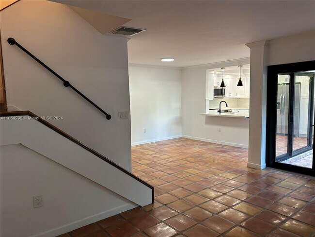 Photo - 4708 SW 67th Ave Unit L2