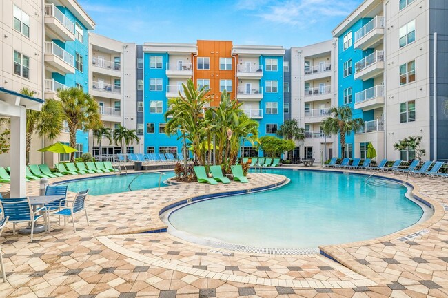 Building Photo - IQ Luxury Rental