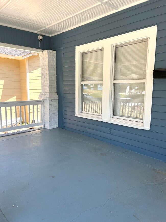Photo - 1111 Boulevard
