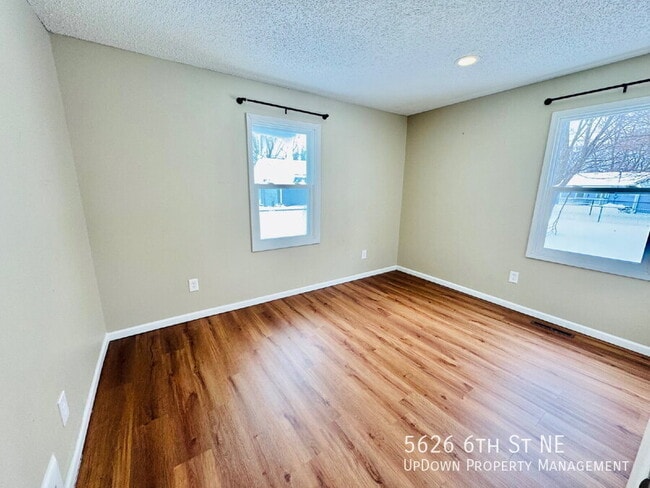 Photo - 5626 6th St NE
