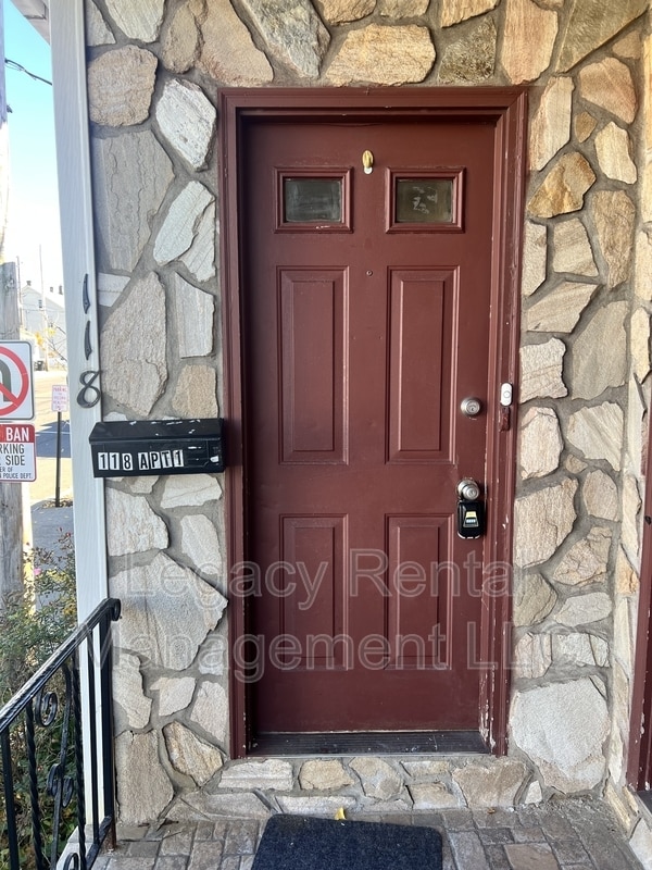 Photo - 118 E Broad St