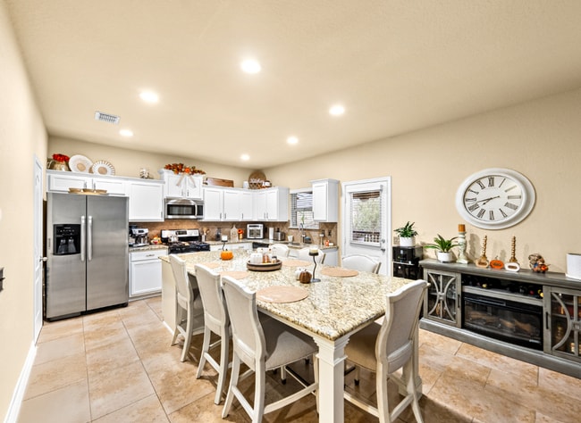 Photo - 503 Fort Pena