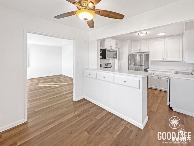 Photo - Charming 3B/2BA House w/ Attached Garage & Washer/Dryer in Clairemont!