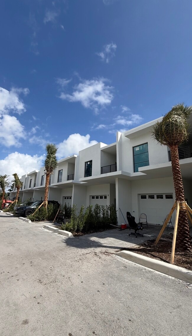 Building Photo - 2511 Pierce St