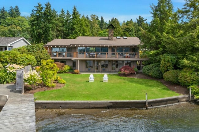 Building Photo - 4Bd/2.25Ba Bellevue House
