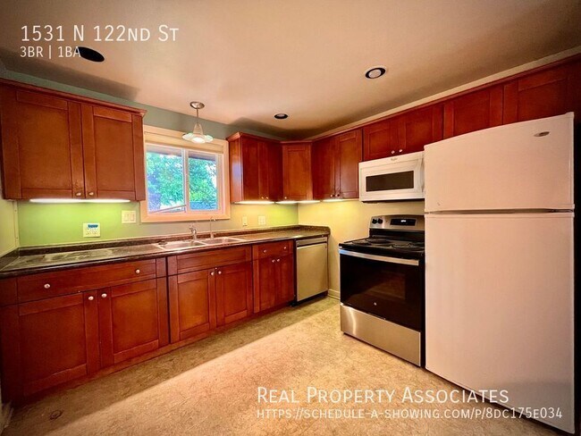 Photo - 1531 N 122nd St